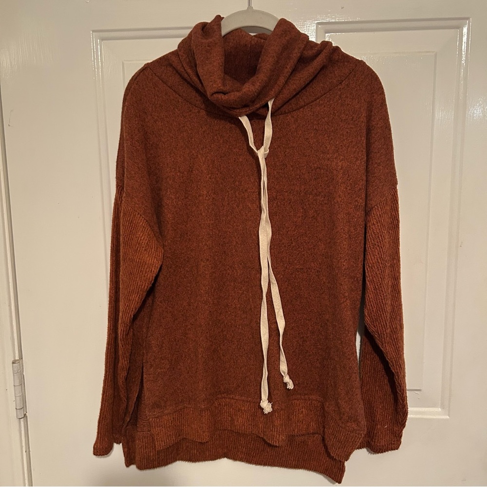 Janet Chung Women’s Super Soft Cowl Neck Sweater Rust Color Size Medium EUC